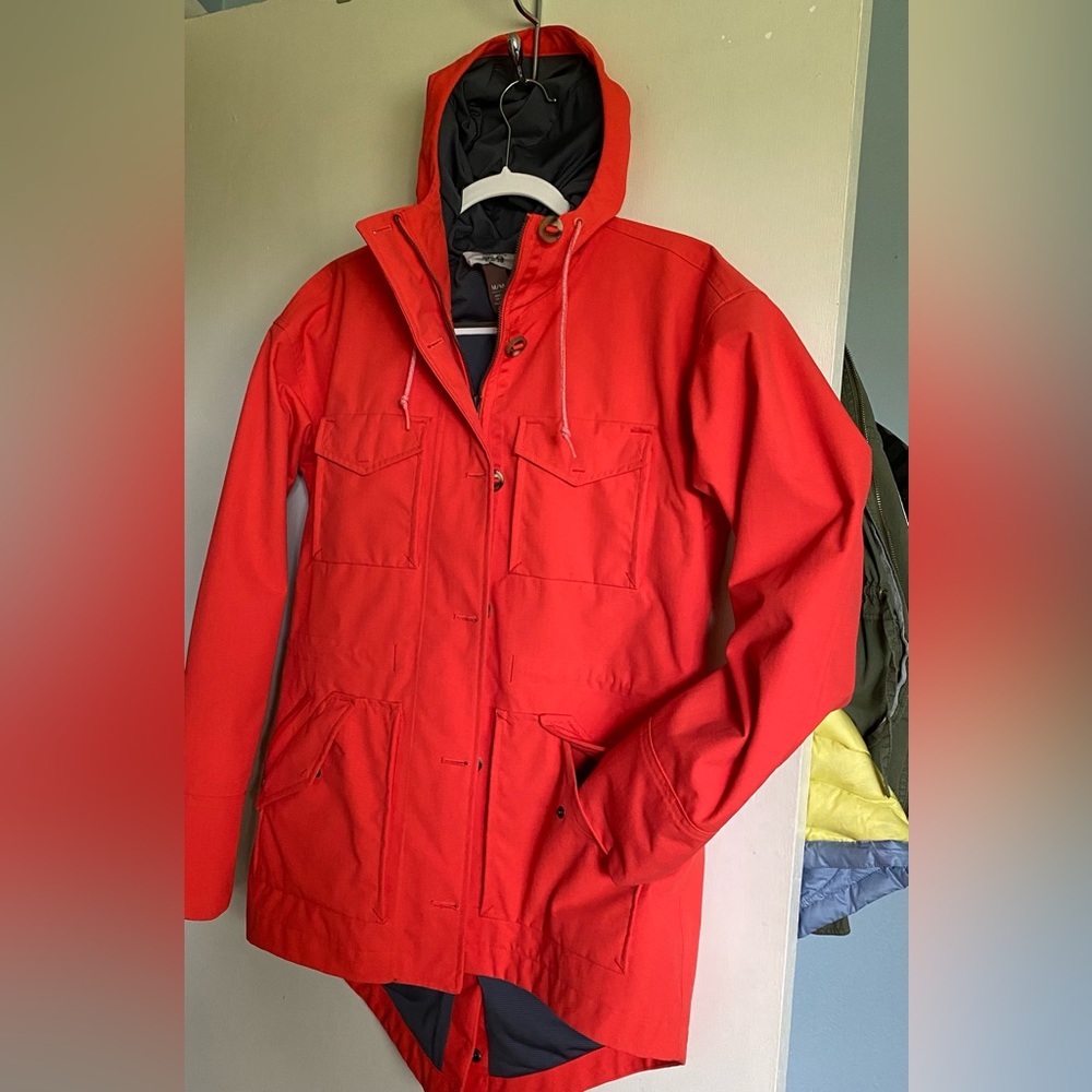 Mtn Hardware | cherry red rain coat Med | W’s